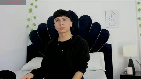 xaanderGrey online show from December 2025 07:11:01 PM