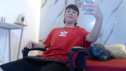 xandergrey8 online show from April 2026 07:36:02 PM