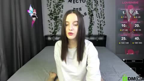 Lola online show from November 2025 06:19:02 PM