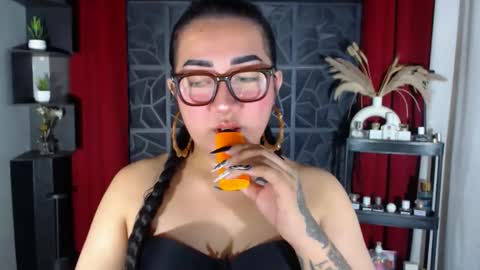 Nira   NOT INTO CHEAP GUYS  online show from October 2025 12:25:01 PM