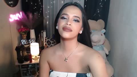 Snapshot of xclassylorainne chatting on December 2024 03:17:01 PM lorainne online show from December 2024 03:17:01 PM