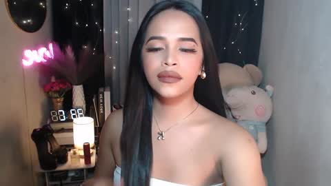 Snapshot of xclassylorainne chatting on December 2024 01:11:02 PM lorainne online show from December 2024 01:11:02 PM