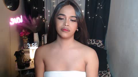 Snapshot of xclassylorainne chatting on December 2024 05:02:01 PM lorainne online show from December 2024 05:02:01 PM