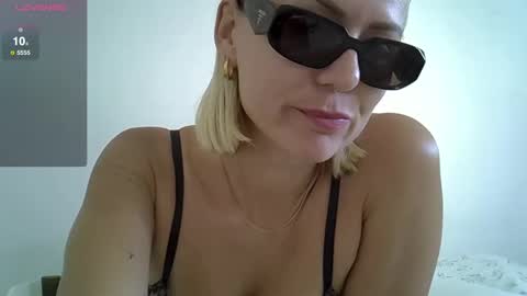 Daisy Hansen online show from February 2025 11:33:02 AM