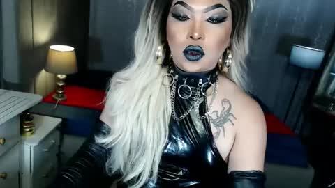 Zhavia online show from November 2025 06:29:01 PM