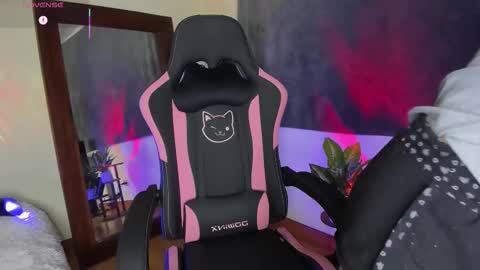 Kanae. online show from September 2025 10:36:01 PM