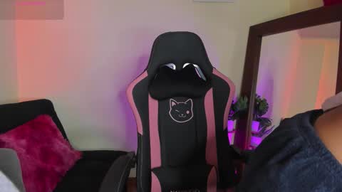 Kanae. online show from November 2025 01:01:01 PM