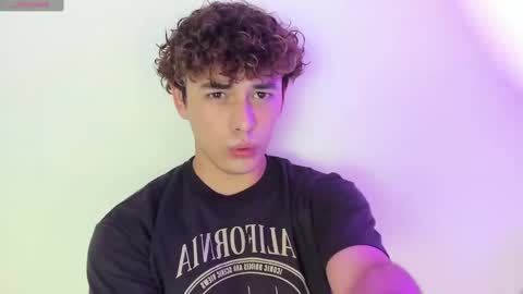 Snapshot of xhans17 chatting on December 2024 01:08:01 AM xhan online show from December 2024 01:08:01 AM