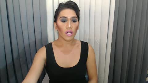 GWEN THOMPSON .......   online show from December 2024 03:29:02 AM