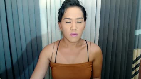 GWEN THOMPSON .......   online show from January 2025 07:41:02 PM