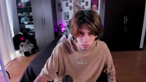 xIce Boy online show from April 2026 01:49:02 PM