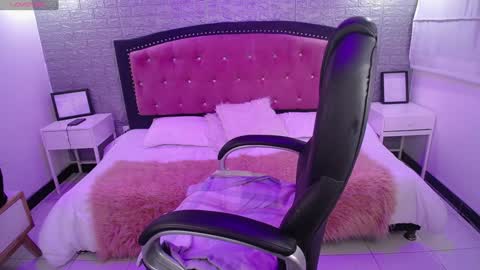 xiomy online show from December 2024 02:09:01 AM