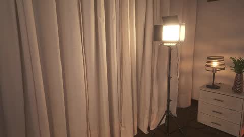 Ximena cortez online show from November 2025 12:31:02 AM