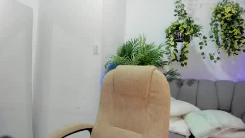 Snapshot of ximenasalazar chatting on September 2025 10:48:02 AM ximenasalazar online show from September 2025 10:48:02 AM