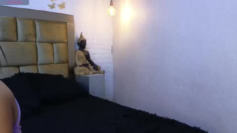 ximena online show from October 2025 08:08:01 PM