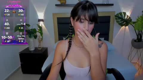 Snapshot of xiomara_450 chatting on December 2024 03:19:01 PM Nice to greet you my name is Xiomara online show from December 2024 03:19:01 PM