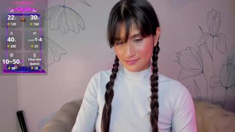 Snapshot of xiomara_450 chatting on December 2024 07:18:01 PM Nice to greet you my name is Xiomara online show from December 2024 07:18:01 PM