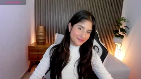 Snapshot of xiomara_450 chatting on December 2024 12:31:01 PM Nice to greet you my name is Xiomara online show from December 2024 12:31:01 PM