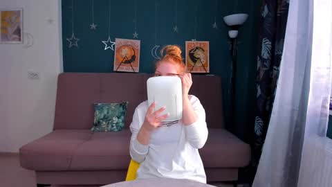 Snapshot of xloe_queen chatting on December 2024 09:34:02 AM Chloe online show from December 2024 09:34:02 AM