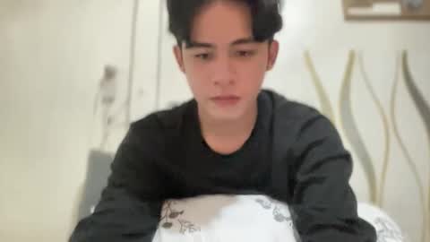 Snapshot of xluminous chatting on April 2026 02:03:01 PM MIKAEL online show from April 2026 02:03:01 PM