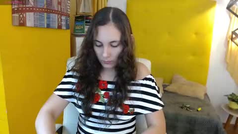 lunna online show from November 2025 07:34:02 PM