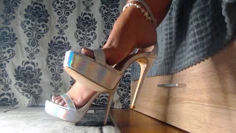 Monroe online show from October 2025 07:42:02 AM