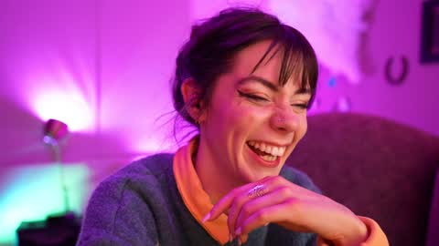 Bella Bondai online show from December 2024 12:20:02 PM