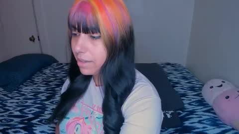 Snapshot of xocurvyrae chatting on December 2024 09:11:01 AM Rae online show from December 2024 09:11:01 AM