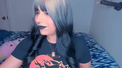 Snapshot of xocurvyrae chatting on January 2025 06:46:01 AM Rae online show from January 2025 06:46:01 AM