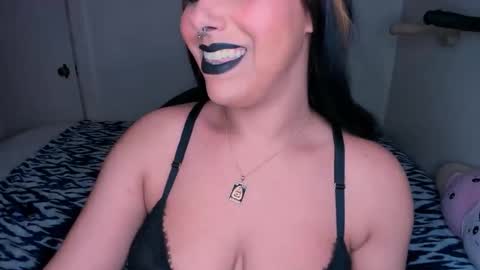 Snapshot of xocurvyrae chatting on March 2025 01:46:01 AM Rae online show from March 2025 01:46:01 AM