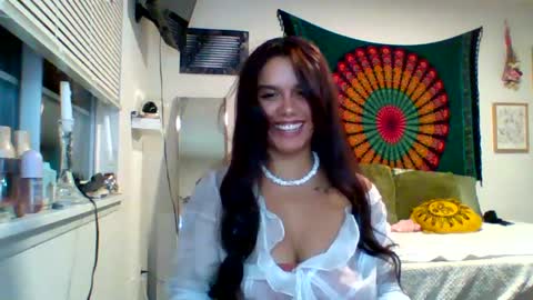Snapshot of xova_fficial chatting on October 2025 05:05:02 AM XOVA online show from October 2025 05:05:02 AM