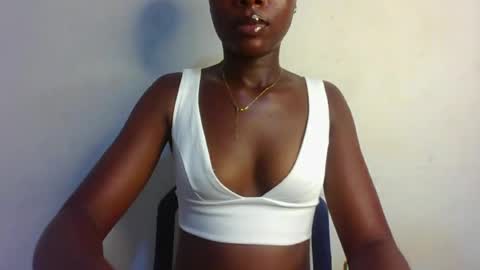 Snapshot of xoxo_sexyla chatting on June 2026 06:01:02 PM Raya online show from June 2026 06:01:02 PM