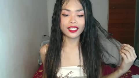 Snapshot of xpinaycreamcockx chatting on October 2025 02:04:01 AM JHANA online show from October 2025 02:04:01 AM
