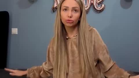 AnnaMaee online show from February 2025 10:39:02 PM