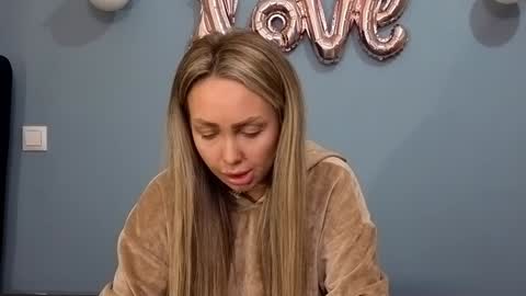 AnnaMaee online show from February 2025 01:43:01 AM