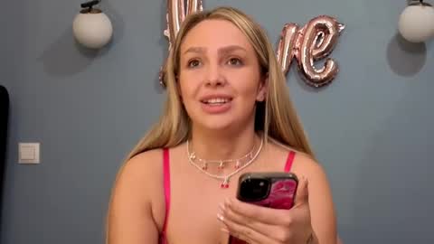 AnnaMaee online show from March 2025 06:54:01 PM