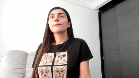 Snapshot of xspecialroomx chatting on February 2025 07:28:02 PM Hellen Sofia instagram hellen5546 online show from February 2025 07:28:02 PM