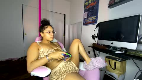 xStarGazingx online show from September 2025 05:00:02 AM