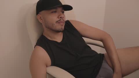 xtiann_ online show from July 2026 01:56:01 AM