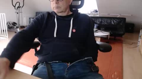 xtommix69 online show from December 2025 01:41:02 PM