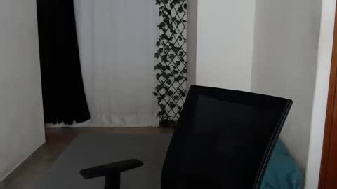 Snapshot of xtranherr chatting on December 2024 03:03:01 AM xtranherr online show from December 2024 03:03:01 AM