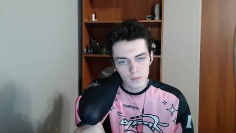 Snapshot of xtraqqq chatting on September 2025 09:07:02 PM traqqq online show from September 2025 09:07:02 PM