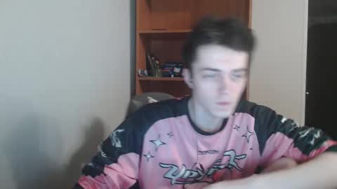 Snapshot of xtraqqq chatting on November 2025 05:37:02 PM traqqq online show from November 2025 05:37:02 PM