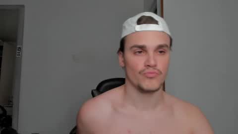 Snapshot of xx_raul_xx_ chatting on March 2026 07:06:02 PM raul online show from March 2026 07:06:02 PM