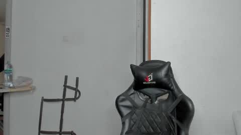 Snapshot of xx_raul_xx_ chatting on March 2026 08:20:02 PM raul online show from March 2026 08:20:02 PM