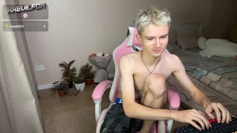 Snapshot of xxevilfox chatting on December 2024 05:37:01 PM Fox online show from December 2024 05:37:01 PM