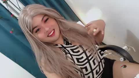 Snapshot of xxhotloyd_cummerx chatting on June 2026 01:47:02 AM Loyd online show from June 2026 01:47:02 AM