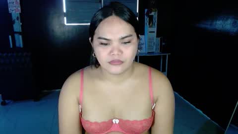 Kylie Smith online show from November 2025 05:18:02 AM