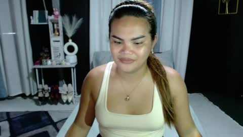 Snapshot of xxkylie_smithxx chatting on June 2026 08:53:01 AM Kylie Smith online show from June 2026 08:53:01 AM