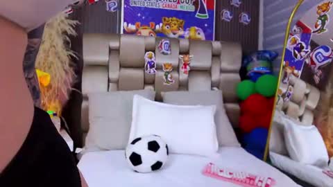 Milena online show from July 2026 12:20:02 PM
